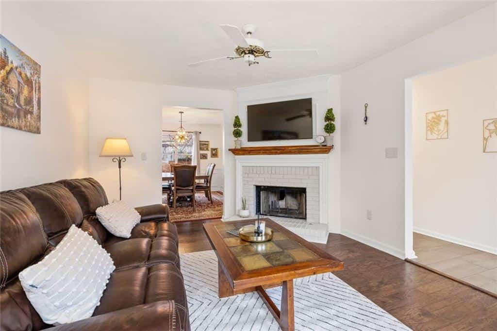 Listing photo 6