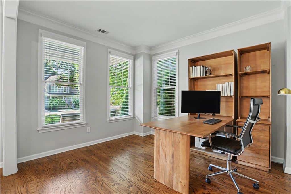 Listing photo 6