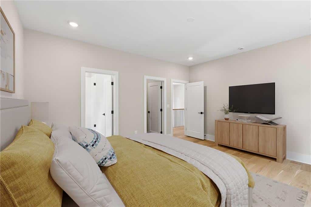 Listing photo 6
