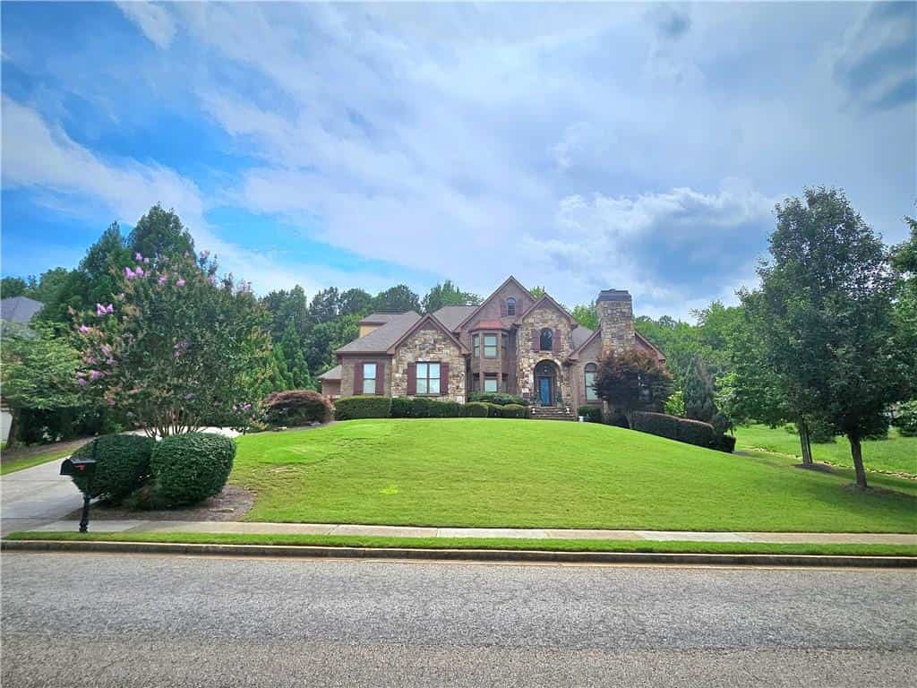930 Chateau Forest Road, Hoschton, GA 30548