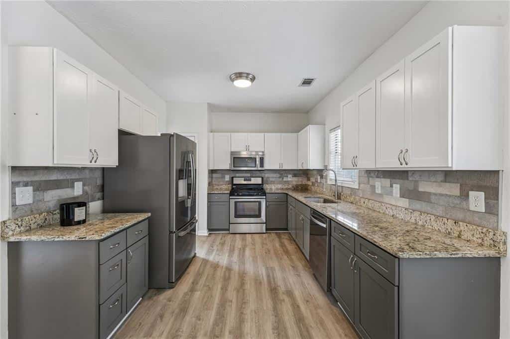 Listing photo 6