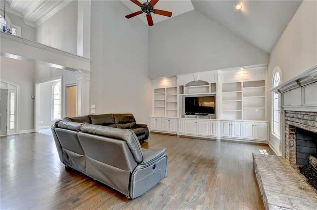 Listing photo 6