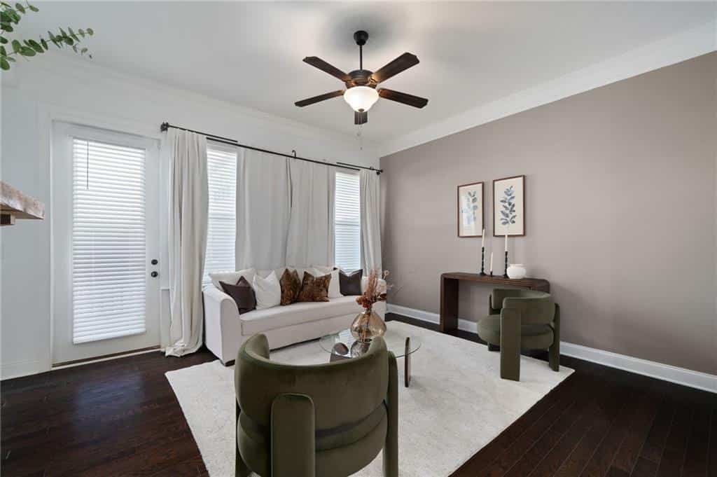 Listing photo 6