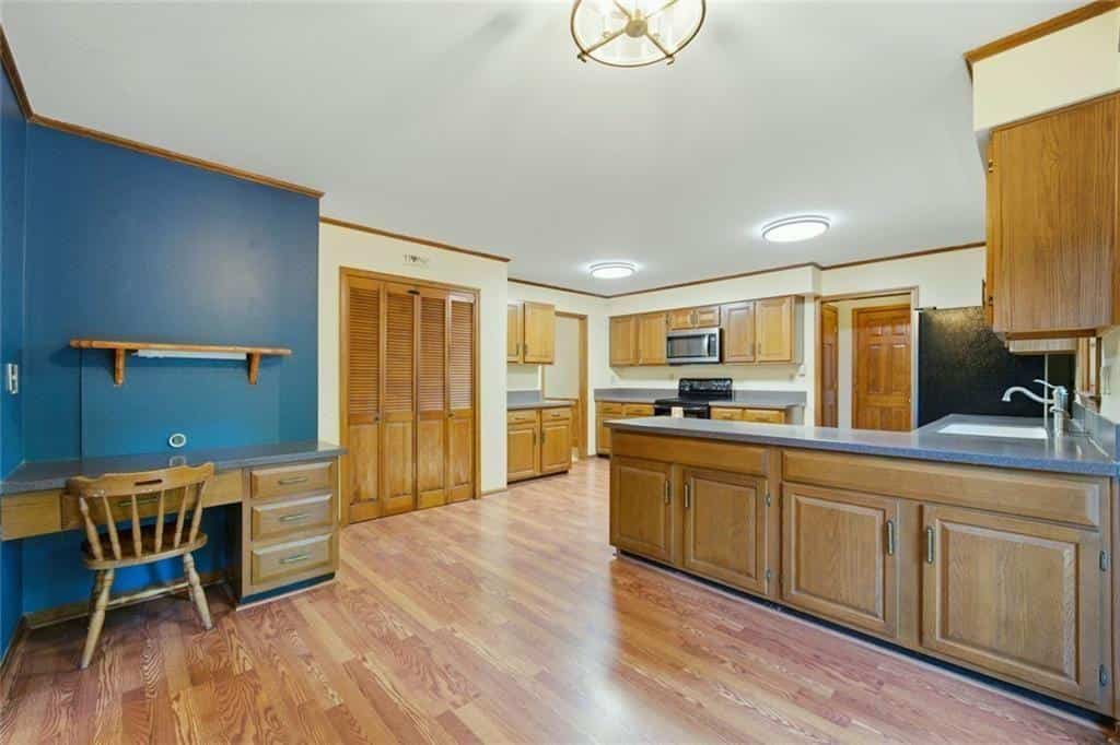 Listing photo 6