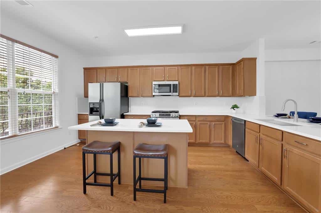Listing photo 6