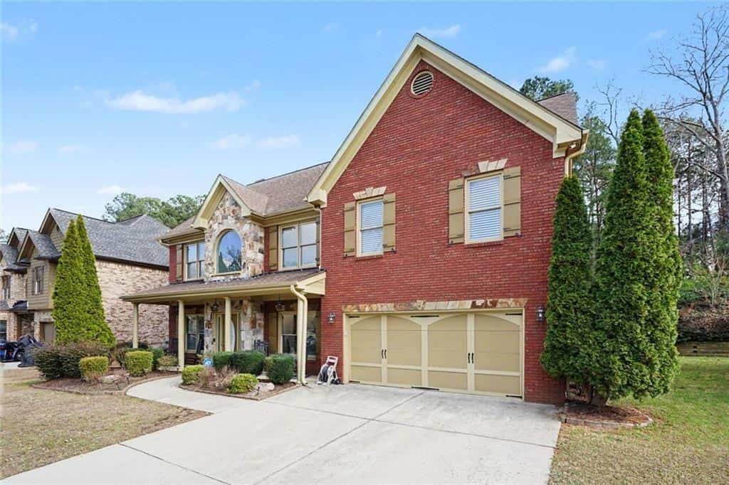 Listing photo 2