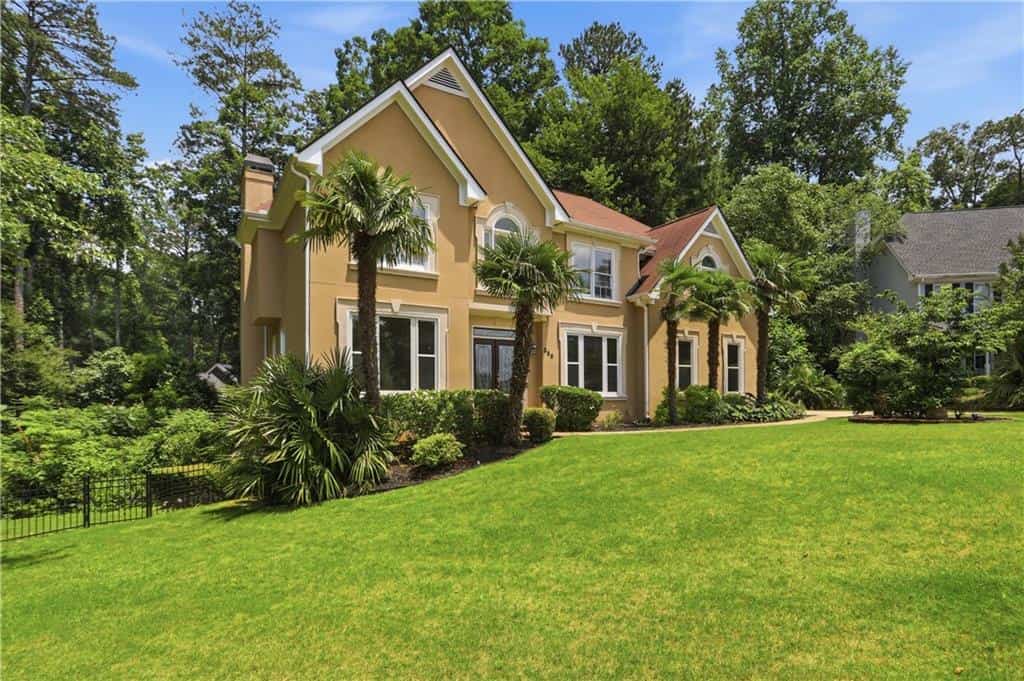 Listing photo 3