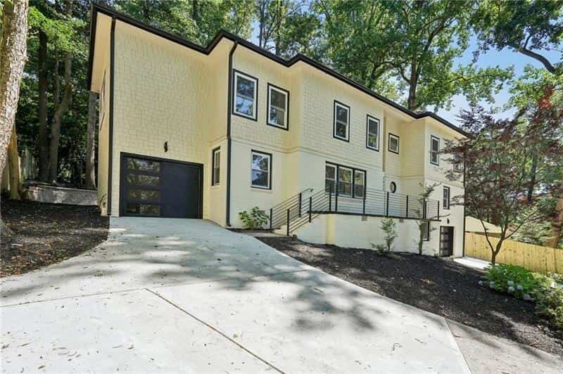Listing photo 4