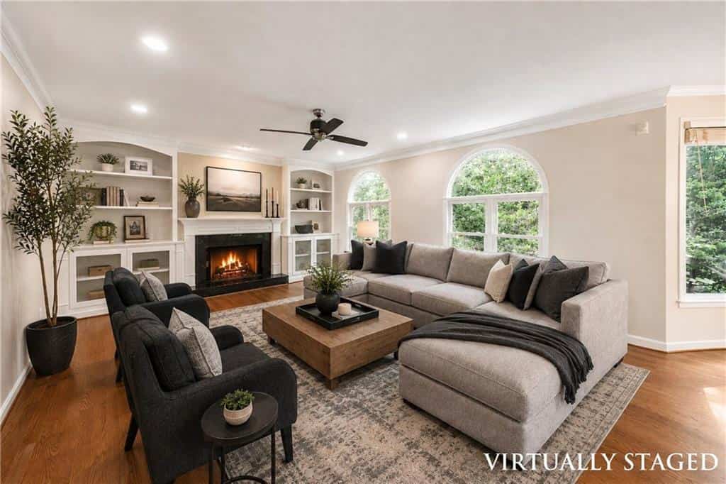 Listing photo 2