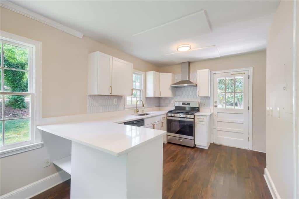 Listing photo 6