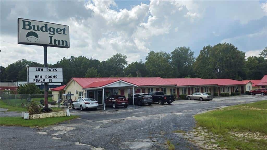 324 N Duval Street, Claxton, GA 30417