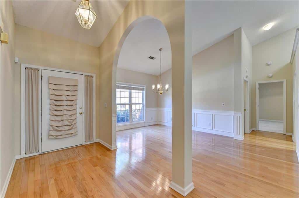 Listing photo 6