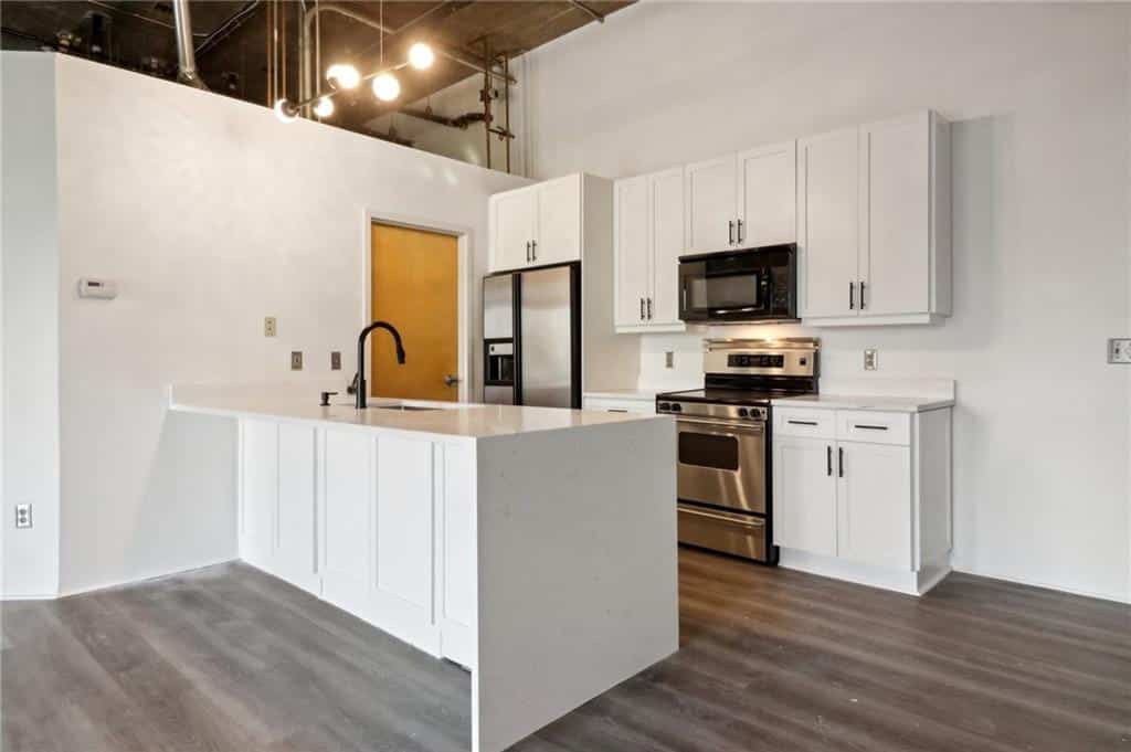 Listing photo 6