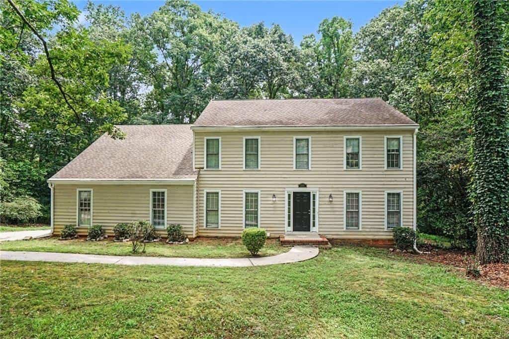 3884 Hunting Ridge Drive SW, Lilburn, GA 30047