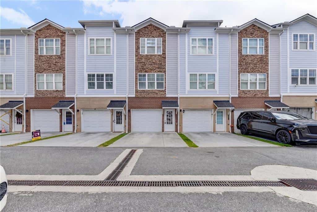 2017 Ocean Drive NW, Atlanta, GA 30318