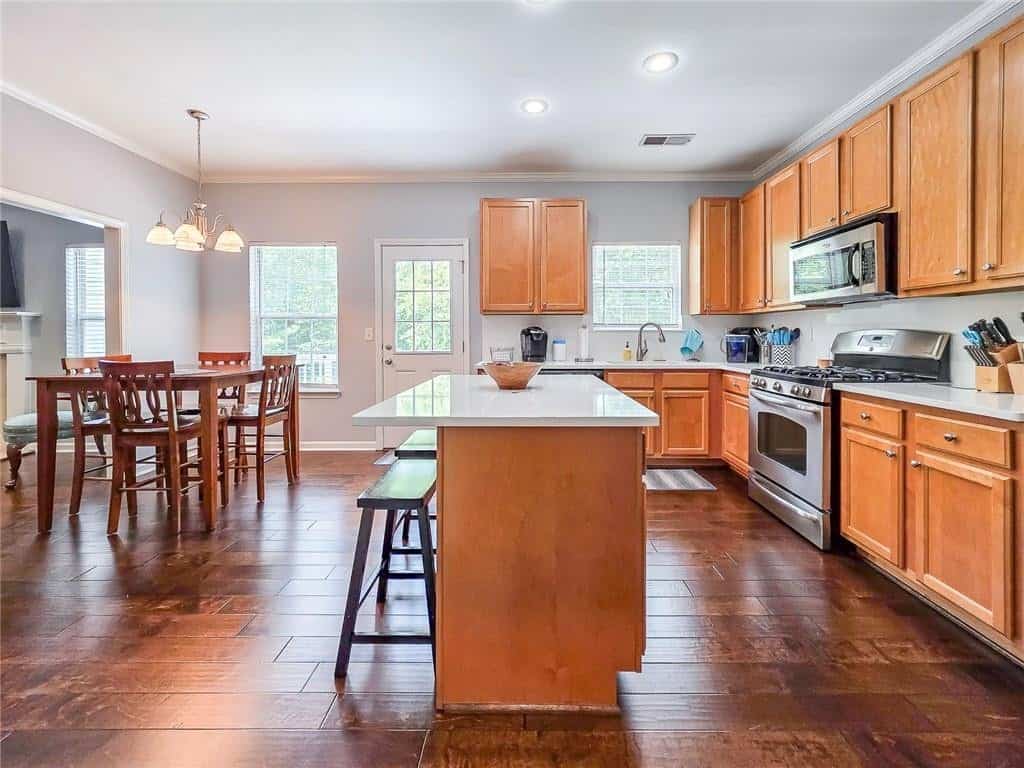 Listing photo 6