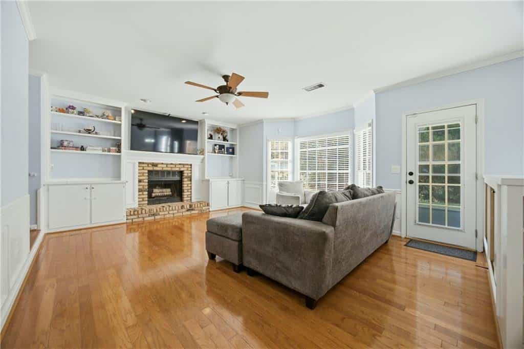 Listing photo 6