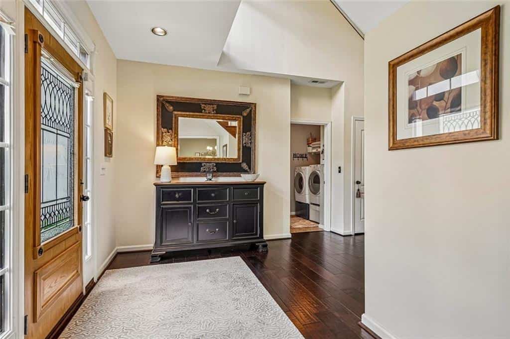 Listing photo 6