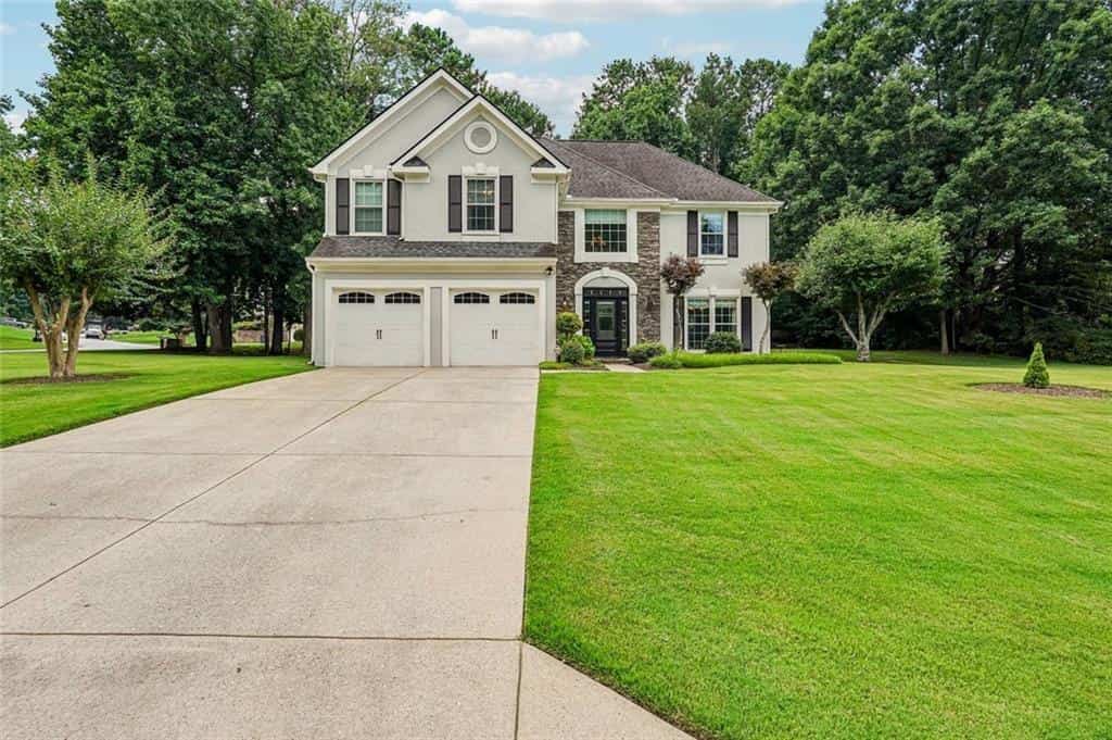162 St Martin Drive, Suwanee, GA 30024