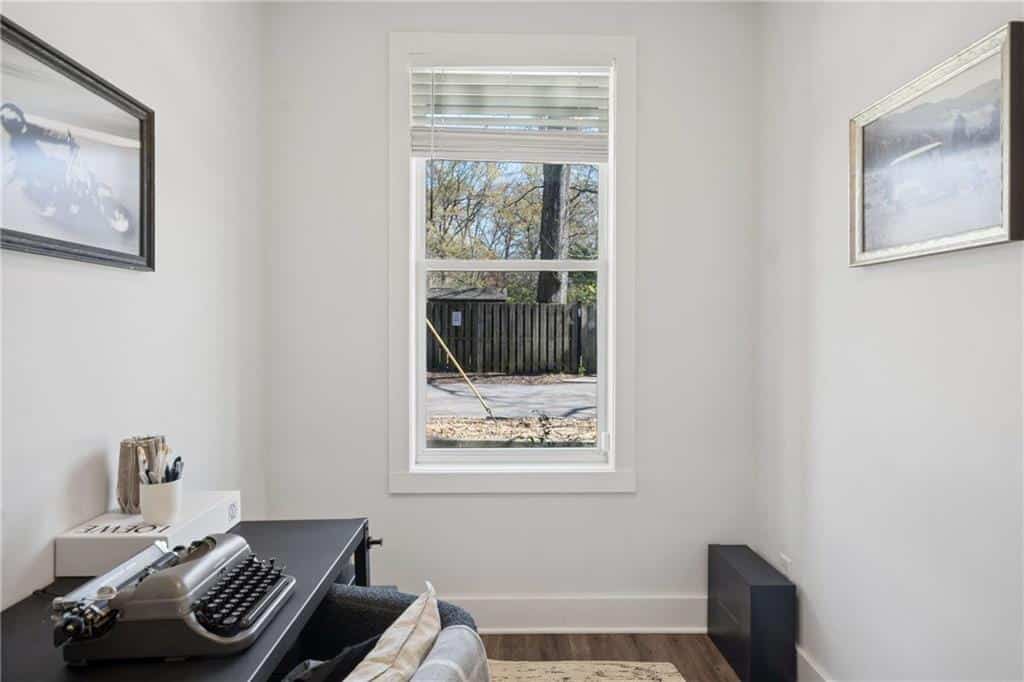 Listing photo 6
