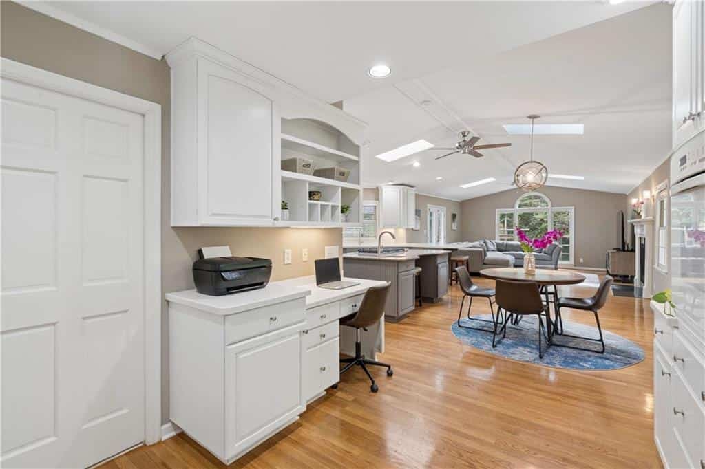 Listing photo 6