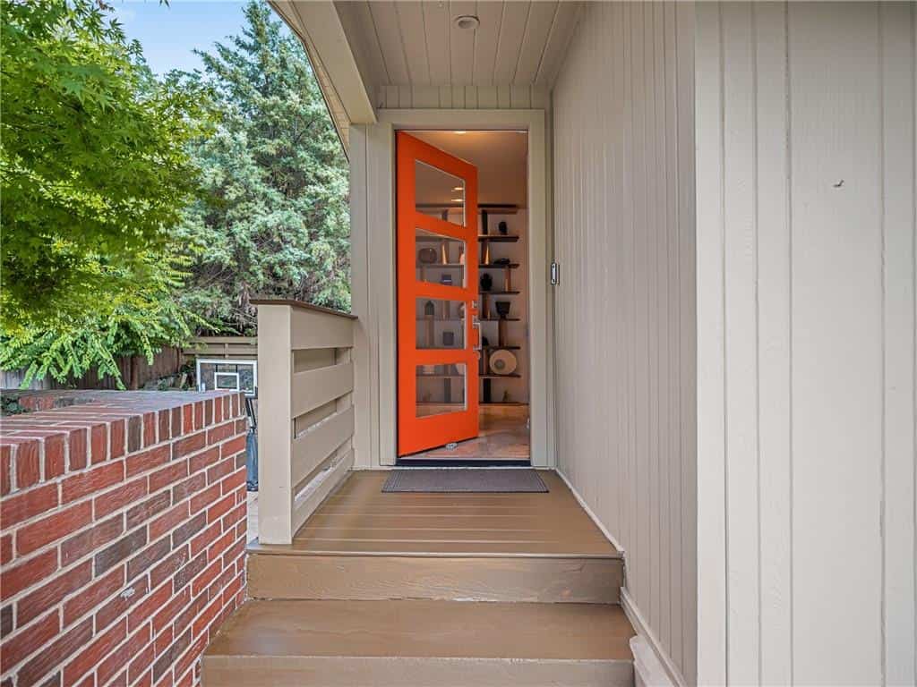 Listing photo 6