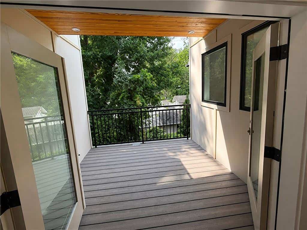 Listing photo 6