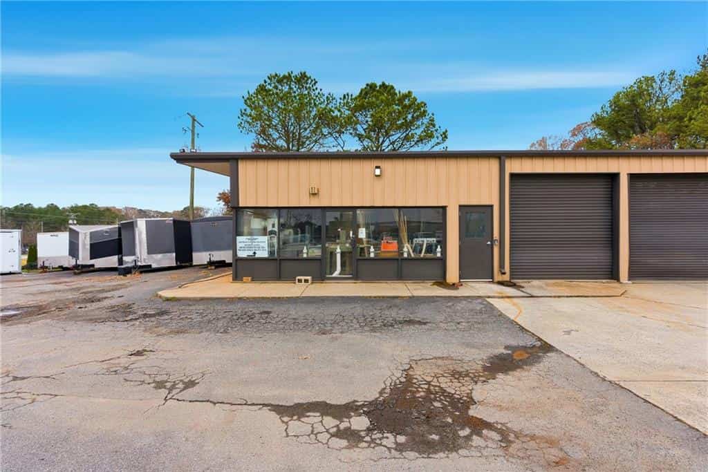 Listing photo 6