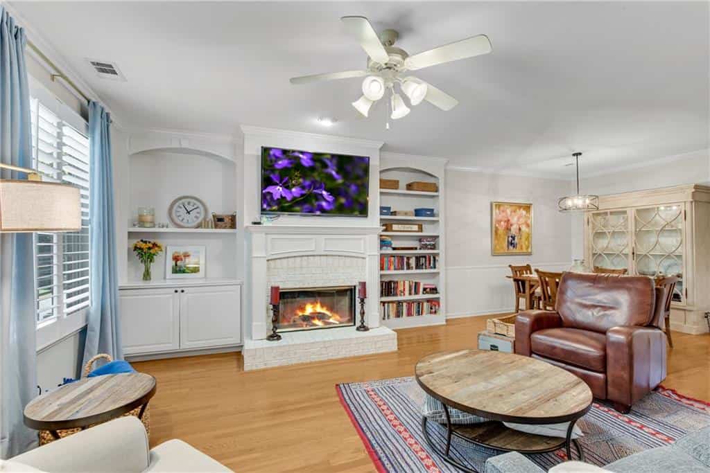 Listing photo 6