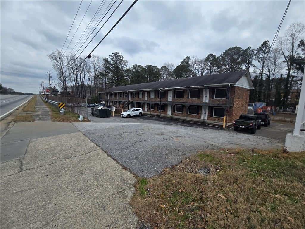 Listing photo 4