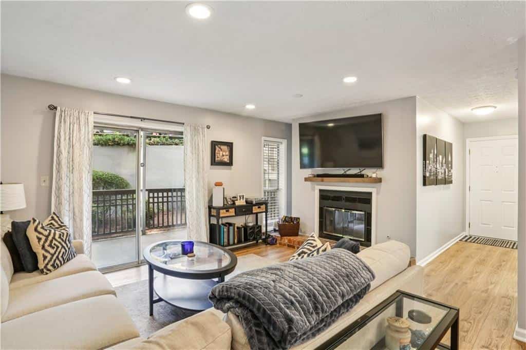 Listing photo 4