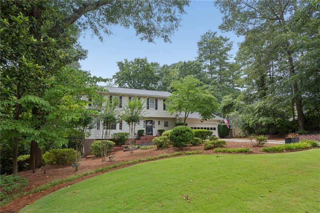 3825 Creekview Drive NE, Marietta, GA 30068