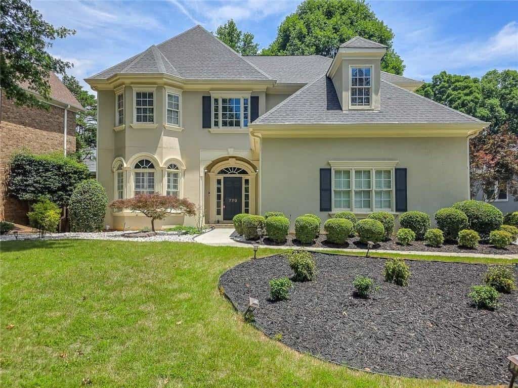Listing photo 2