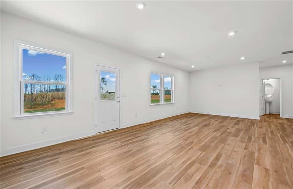 Listing photo 6