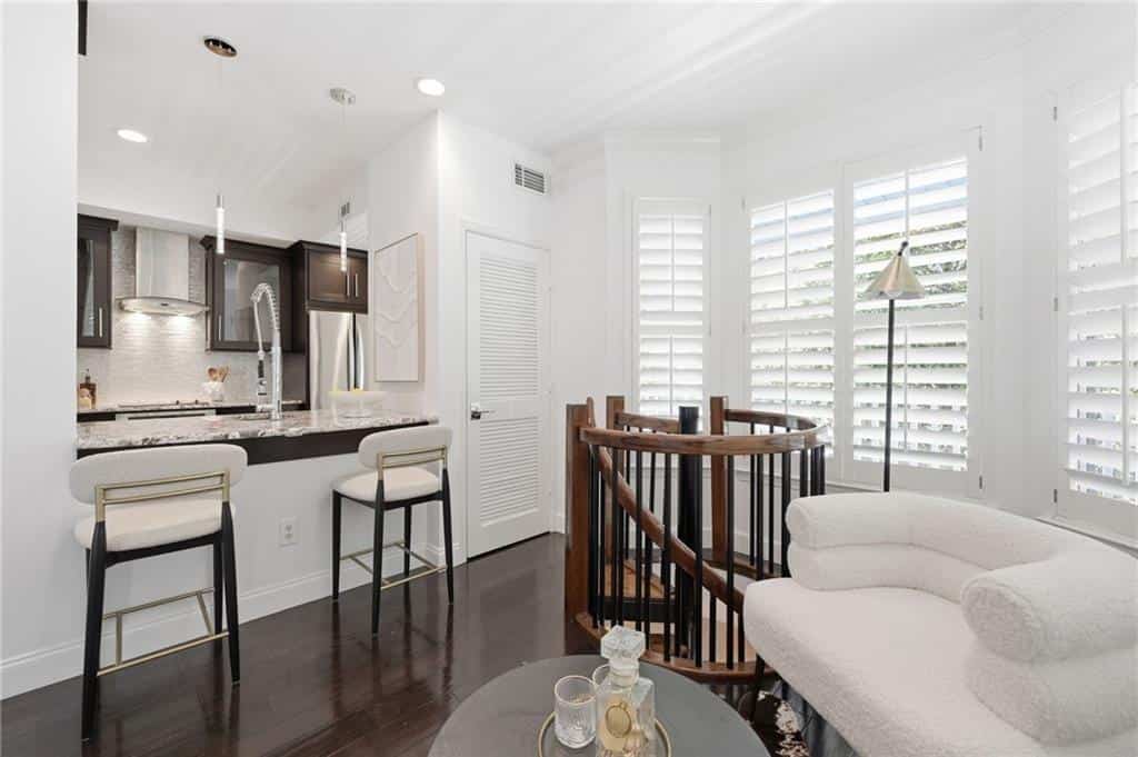 Listing photo 6