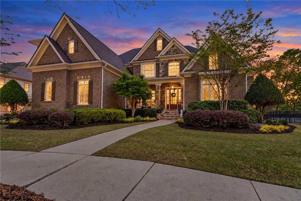6221 Random Winds Bluff, Gainesville, GA 30506