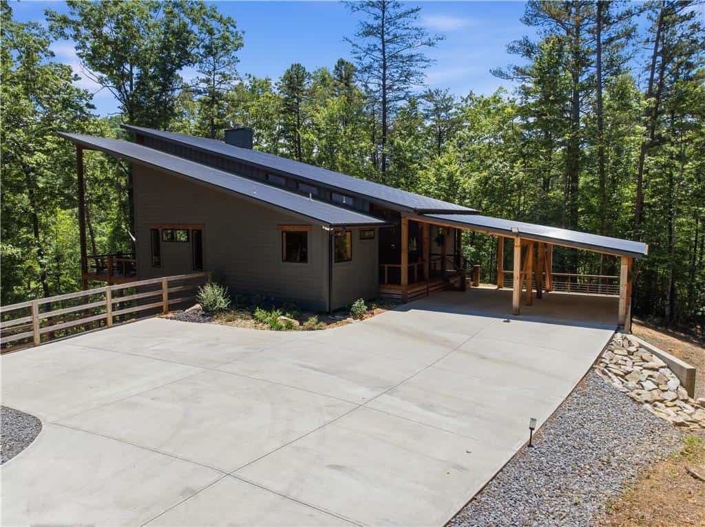 Listing photo 6