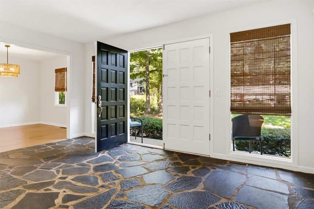 Listing photo 6