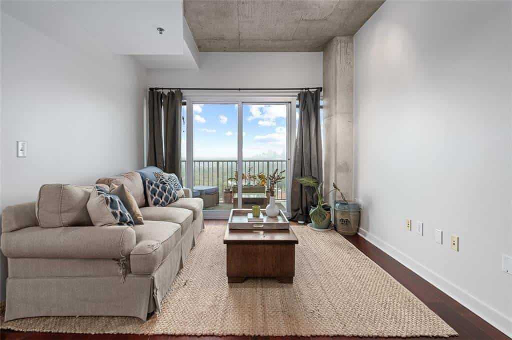 Listing photo 6