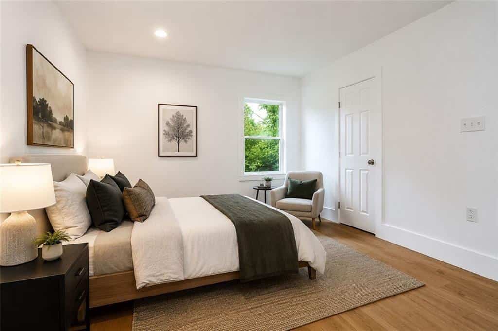 Listing photo 6