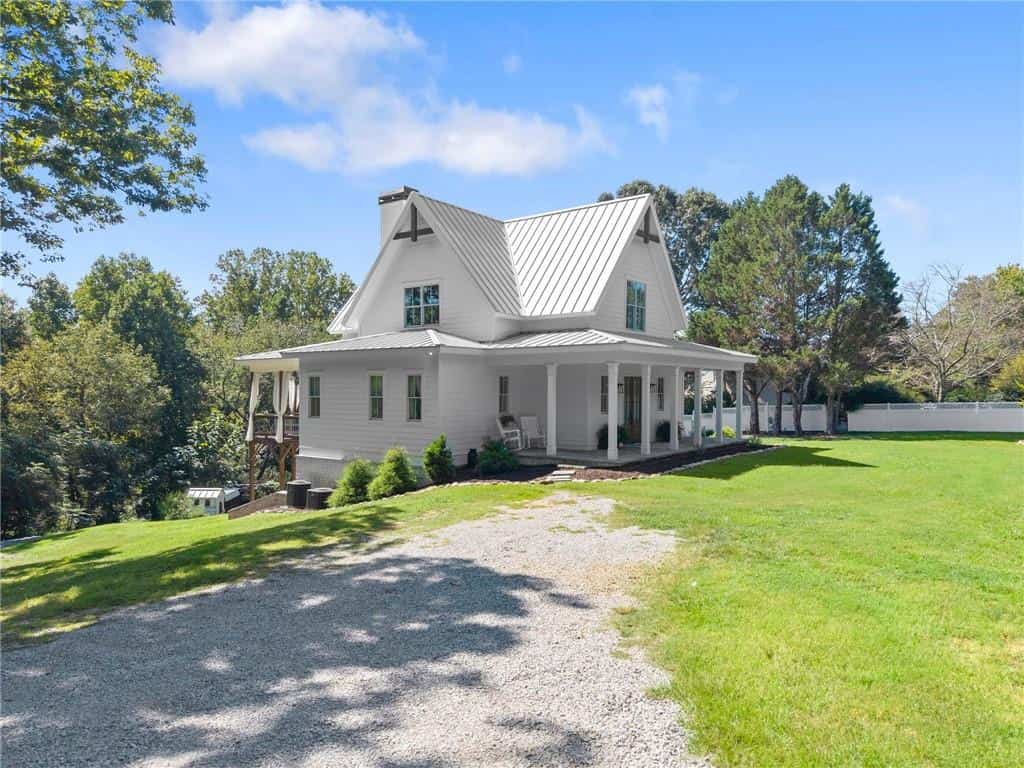 Listing photo 6