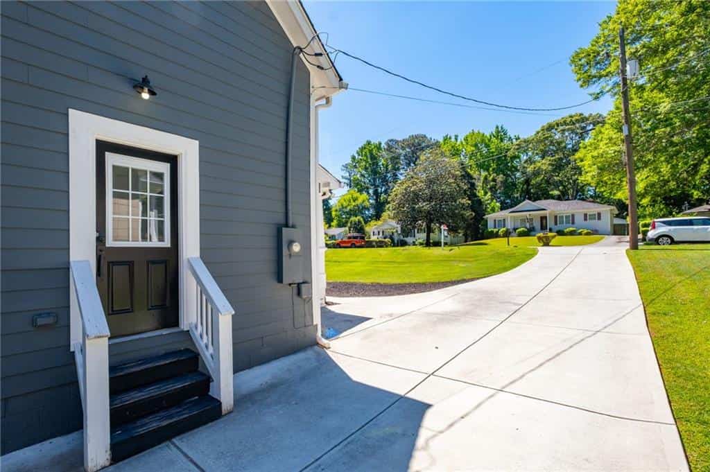 Listing photo 6