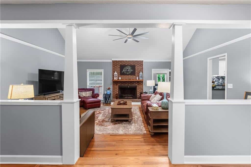 Listing photo 6