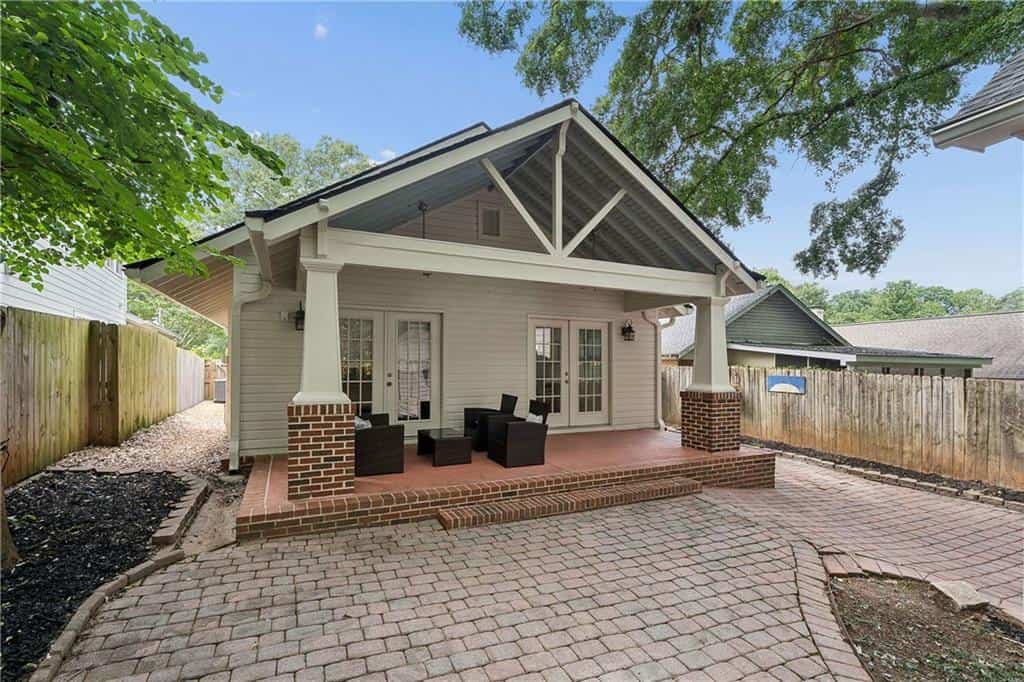 Listing photo 4