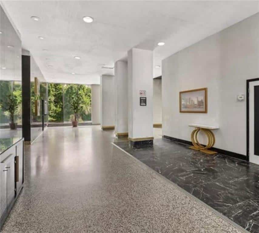 Listing photo 6