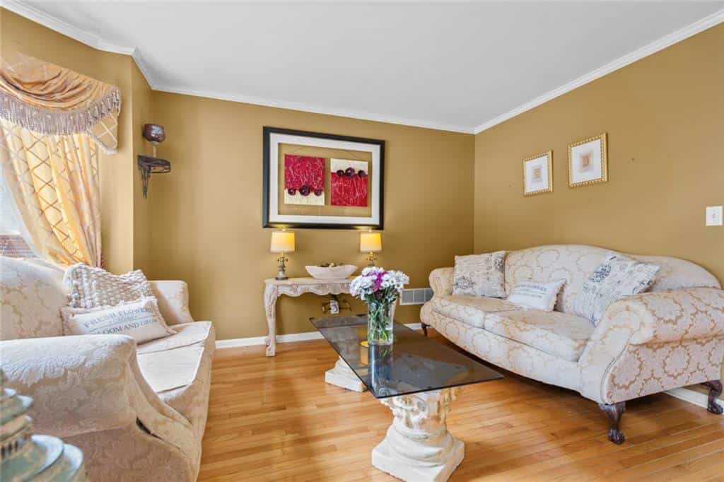 Listing photo 6
