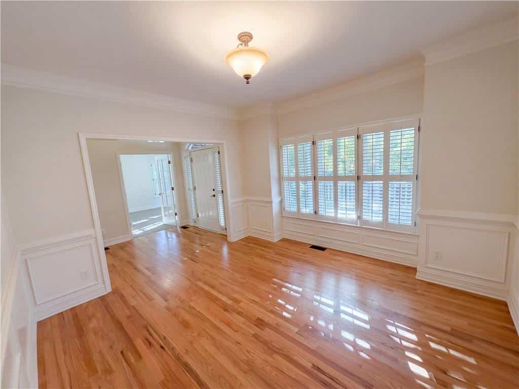 Listing photo 6