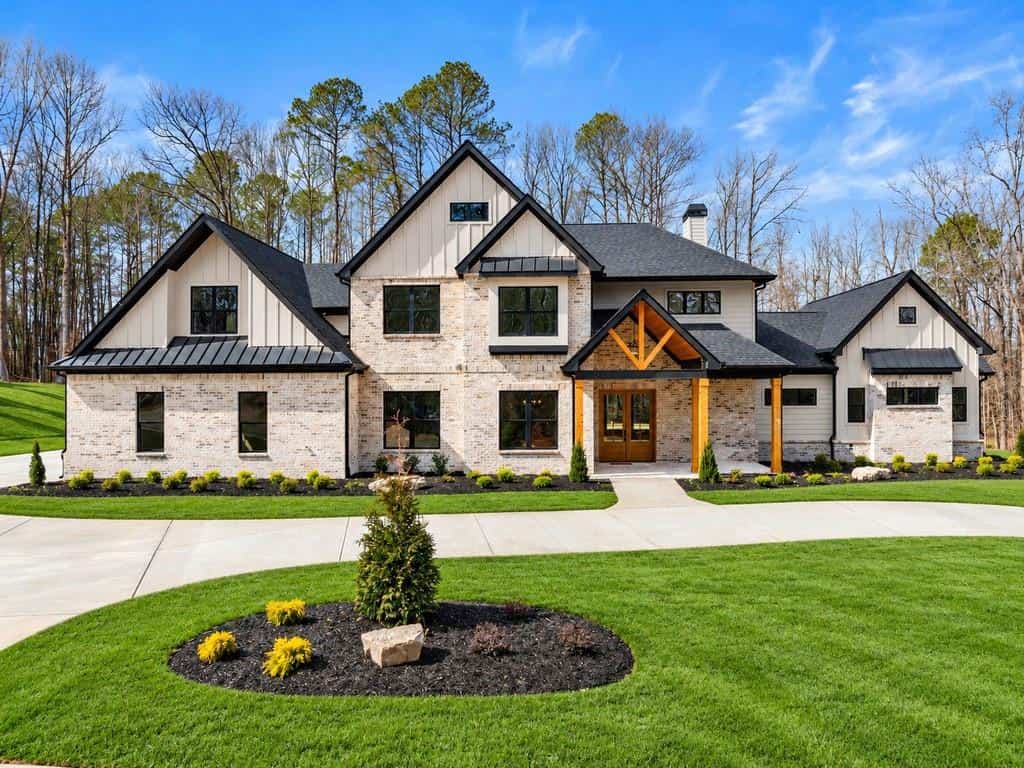 1178 Pinnacle Drive, Hoschton, GA 30548