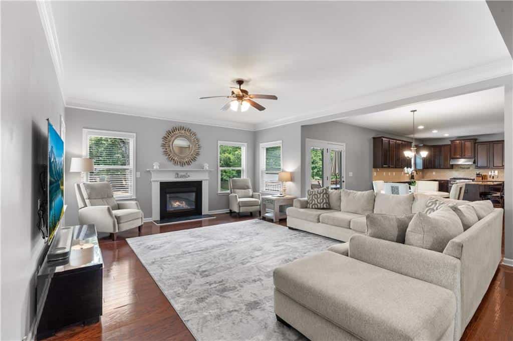 Listing photo 6