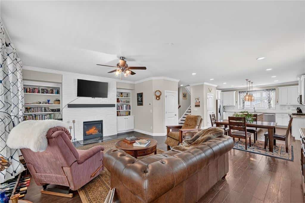 Listing photo 6